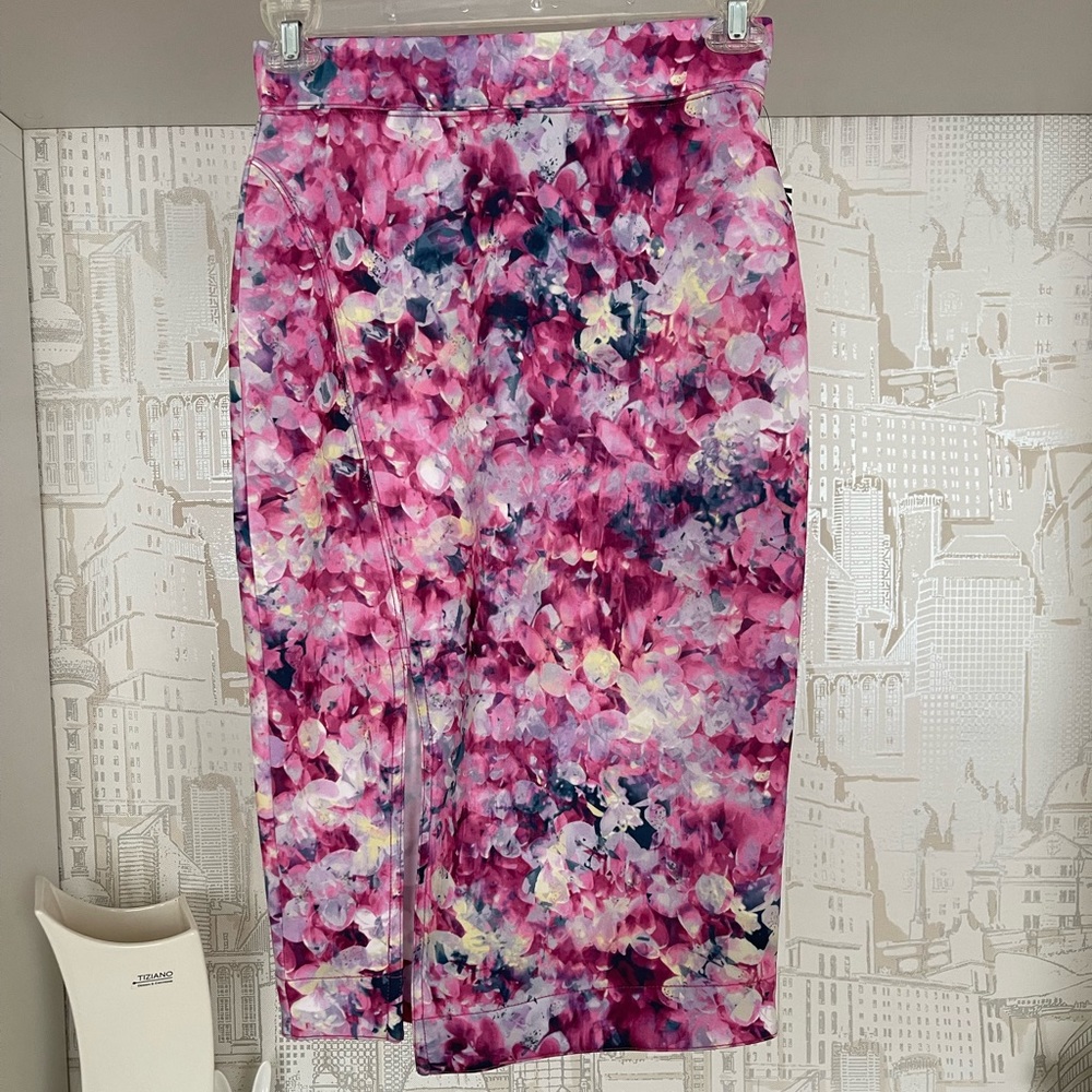 NWT Kind Of Scuba Midi Floral Pencil Style Skirt Size M